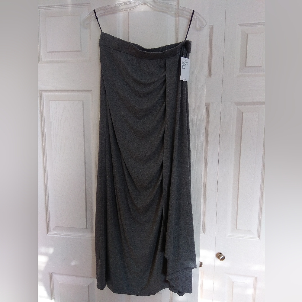 84. NWT Long Grey Jersey Skirt M